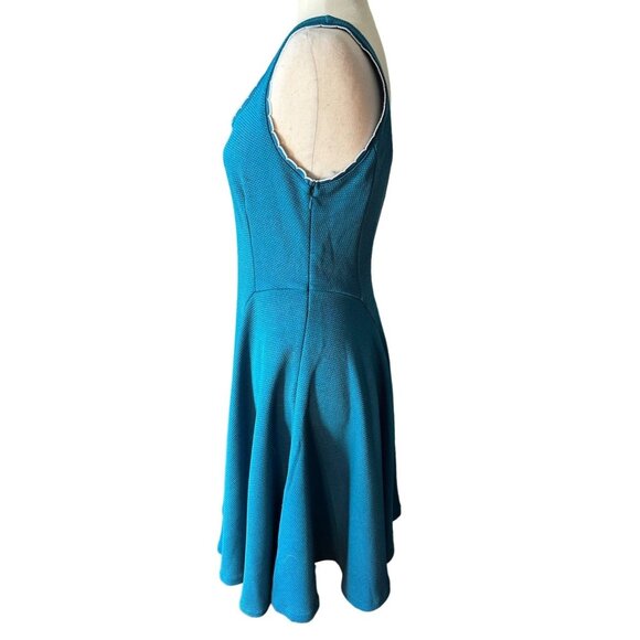 Venus Dress Women M Teal Blue Fit and Flare Knee Length Summer Sleeveless - Picture 3 of 9